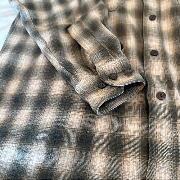 Vintage Woolrich flannel size XL green and tan plaid, men’s large, 100% cotton - Picture 10 of 12